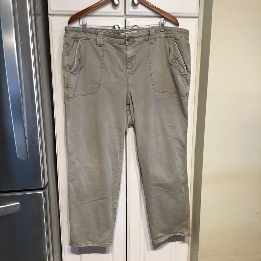 Torrid Khaki Green Crop Pants Size 22